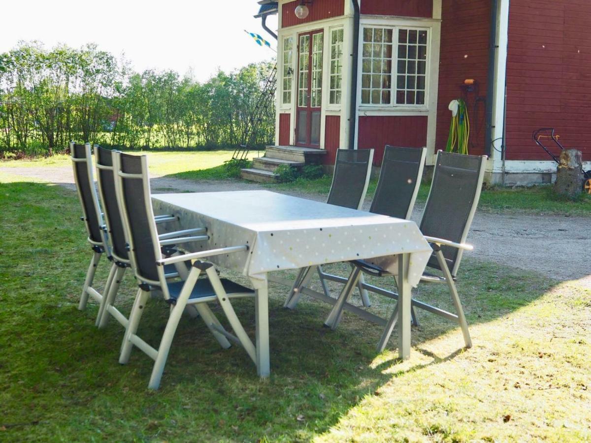 Orsastuguthyrning-Kyrkbyn Vila Exterior foto